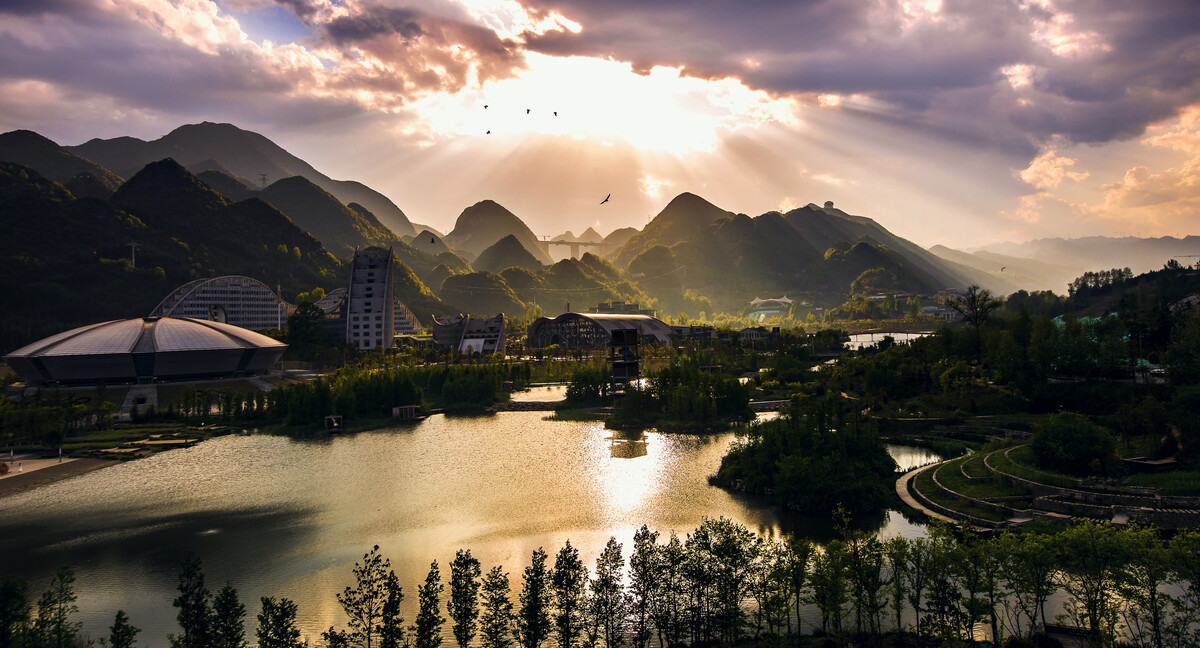 涼都六盤水師范學院