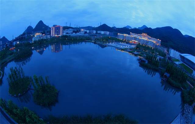 六盤水師范學院及現(xiàn)任領(lǐng)導(dǎo)簡介